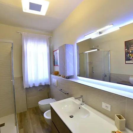 Scacco Terrazza Vista Torre Degli Sciri * Perúgia